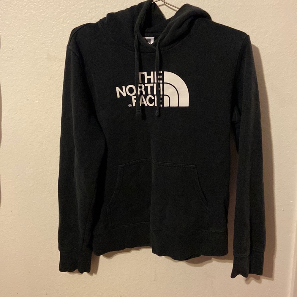 A size Medium North Face hood jacket.